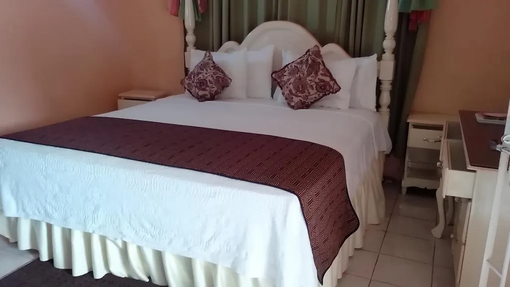Silver Creek Resort Runaway Bay Hotel